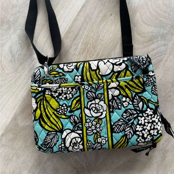 Vera Bradley hardshell tablet or laptop case in the “Island Blooms" pattern - Picture 3 of 4